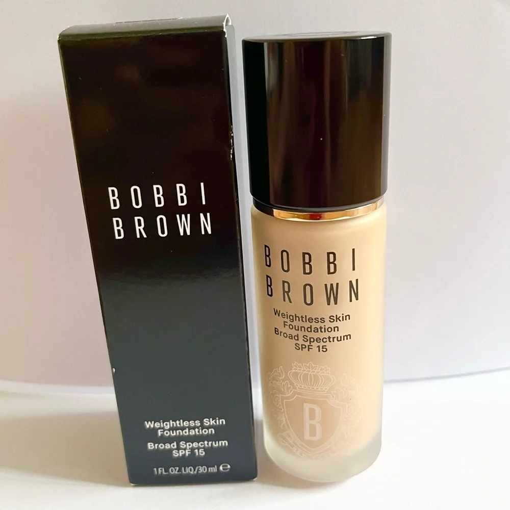 Bobbi Brown Weightless Foundation #Cool Ivory C-026